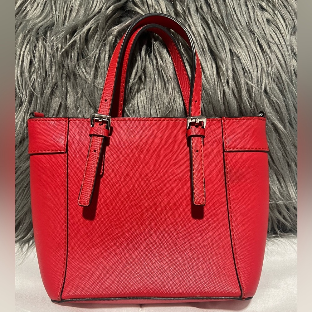 🩷♥️🩷 Mini Guess Crossbody/Handbag ♥️🩷♥️ - Picture 2 of 11